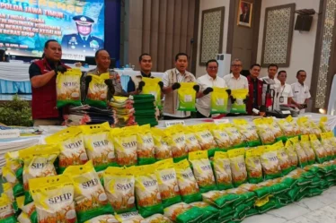barang bukti beras sphp palsu probolinggo