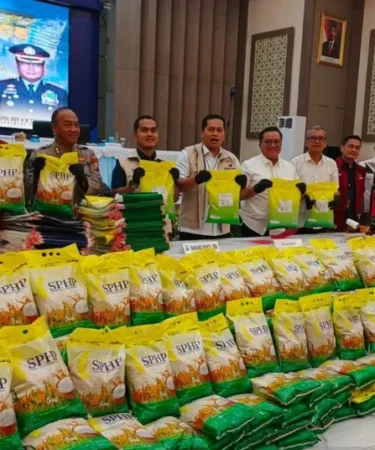 barang bukti beras sphp palsu probolinggo