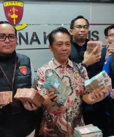 barang bukti pungli perizinan esdm jatim