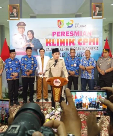 bupati jember resmikan klinik cpmi di rsd balung