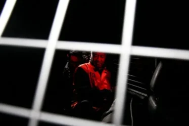 bupati tulungagung gatut sunu wibowo masuk mobil tahanan kpk