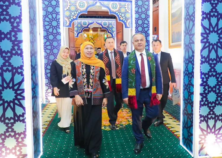 gubernur jawa timur khofifah indar parawansa menerima dubes uzbekistan untuk indonesia oybek eshonov
