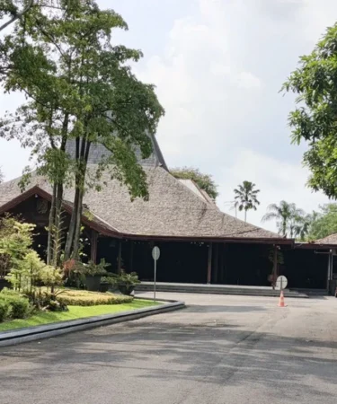 kpk geledah rumah dinas bupati tulungagung