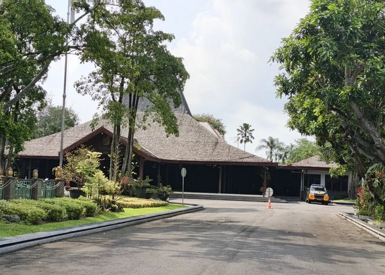 KPK Sita Surat ‘Resign’ yang Digunakan Gatut Sunu untuk Peras Kepala OPD Tulungagung 1 kpk geledah rumah dinas bupati tulungagung