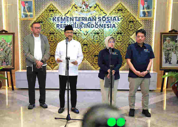 25 Ribu KPM Baru Masuk Daftar Bansos Triwulan II 2026, 11 Ribu Dicoret 1 menteri sosial saifullah yusuf dan kepala bps amalia adininggar widyasanti