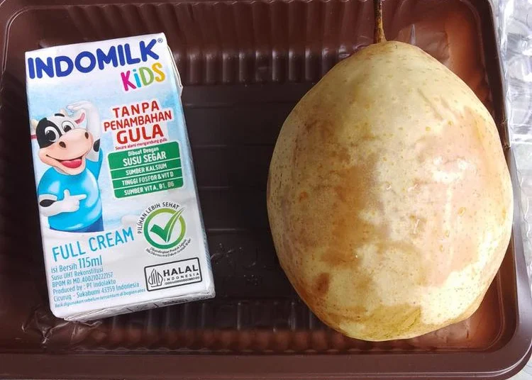 menu buah mbg lampeji jember tak layak konsumsi 750x536 1