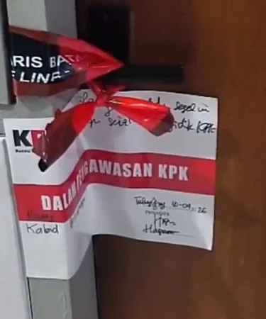 pintu ruang kerja dinas pupr tulungagung disegel kpk