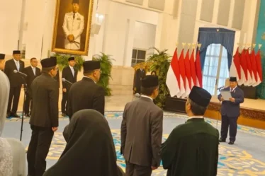 presiden rabowo lantik pejabat reshuffle kabinet