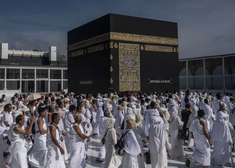 tawaf manasik haji di firdaus fatimah zahra gunung pati semarang