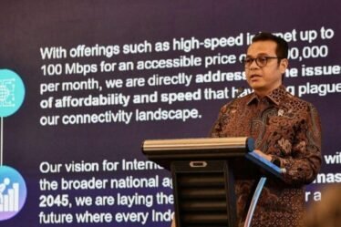 Wamenkomdigi sebut Internet Rakyat solusi pemerataan akses digital 2 750x536 1