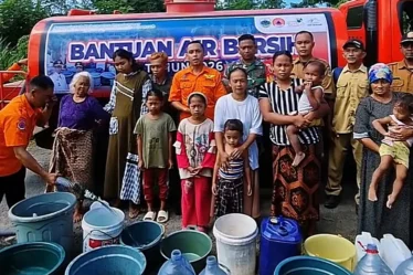 bpbd bondowoso kirim bantuan air bersih