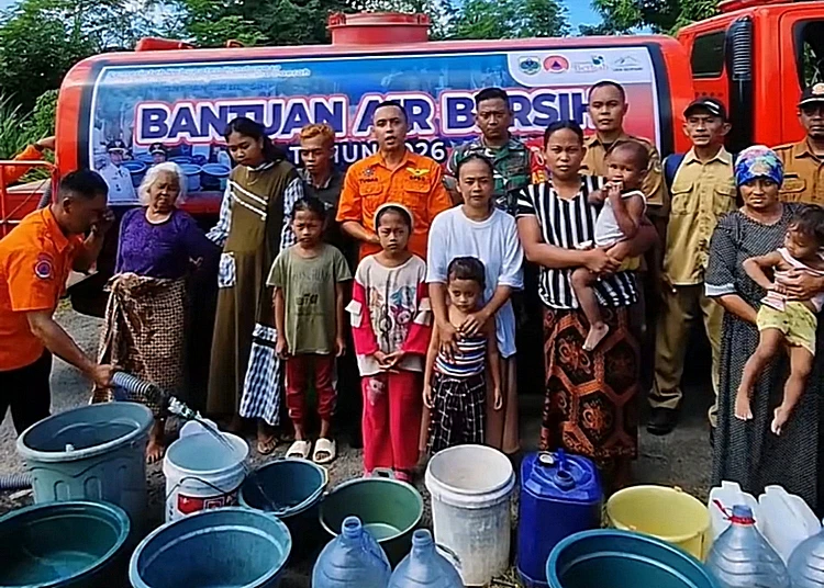 bpbd bondowoso kirim bantuan air bersih