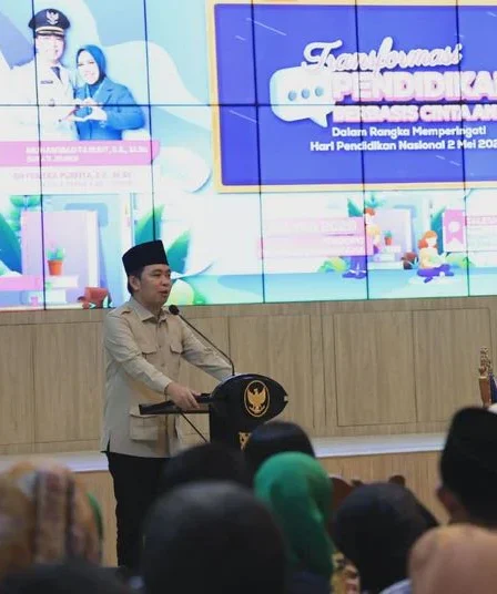 Hardiknas 2026, Bupati Jember Paparkan Strategi Urai Kemiskinan Lewat Pendidikan 3 bupati jember muhammad fawait sambutan talkshow hardiknas 2026