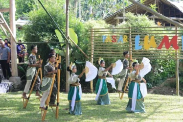 festival egrang tanoker 14 jember