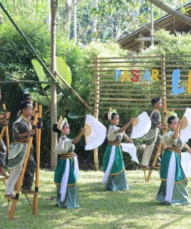 festival egrang tanoker 14 jember