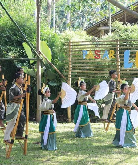 Festival Egrang Tanoker ke-14 Jember: Upaya Perkuat Karakter Bangsa di Era Digital 7 festival egrang tanoker 14 jember