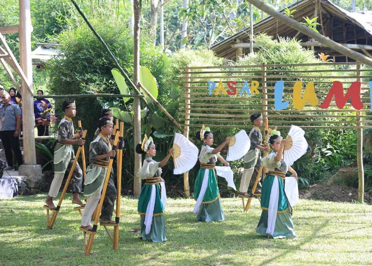 festival egrang tanoker 14 jember