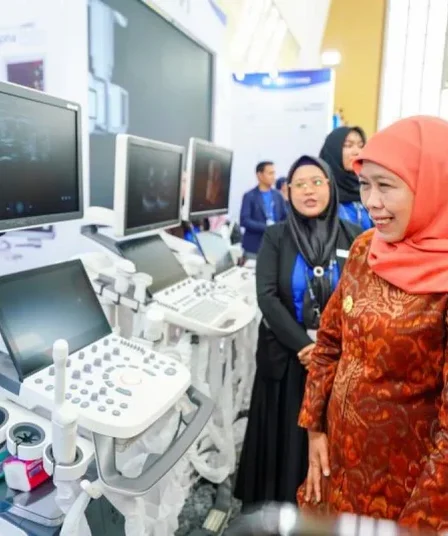 gubernur jatim khofifah indar parawansa tinjau surabaya hospital expo xx 2026