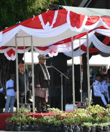mendikdasmen abdul muti pimpin upacara hardiknas 2026