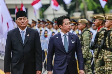 menhan ri sjafrie sjamsoeddin dan menhan jepang shinjiro koizumi 750x536 1