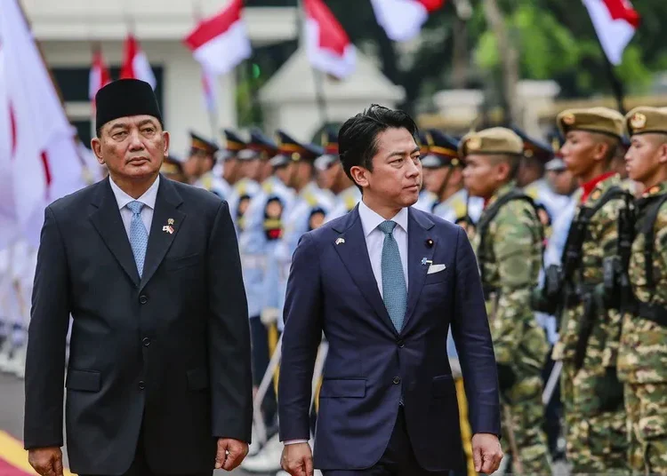 menhan ri sjafrie sjamsoeddin dan menhan jepang shinjiro koizumi 750x536 1