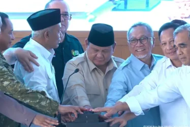 presiden prabowo resmikan 1061 koperasi desa merah putih