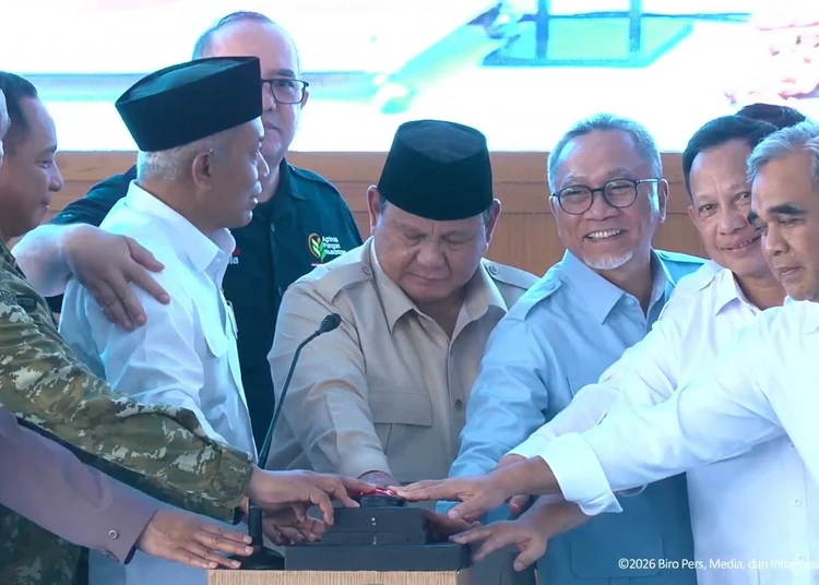 presiden prabowo resmikan 1061 koperasi desa merah putih