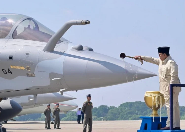 Prabowo Serahkan 19 Alutsista Baru untuk TNI AU, dari Pesawat Rafale hingga Radar Canggih 1 presiden prabowo serahkan alutsista tni au