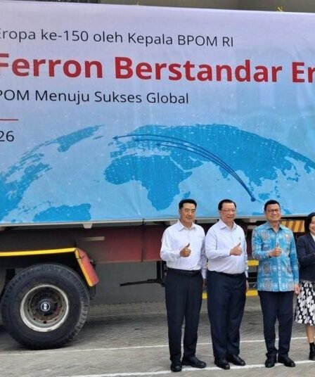 BPOM Lepas Ekspor Ke-150 PT Ferron Par ke Eropa, Industri Farmasi RI Makin Mendunia 6 BPOM Ekspor ke 150 PT Ferron Par bukti obat RI mampu bersaing global 750x536 1