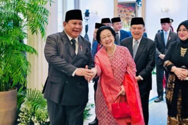 Hasto Pertemuan Prabowo Megawati momentum bahas arah bangsa 750x536 1