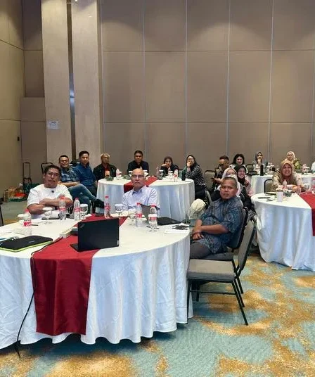 KP2MI Siapkan Pendamping Desa Migran EMAS, Perkuat Pelindungan PMI dari Hulu 1 briefing internal kp2mi di tangerang selatan 750x536 1