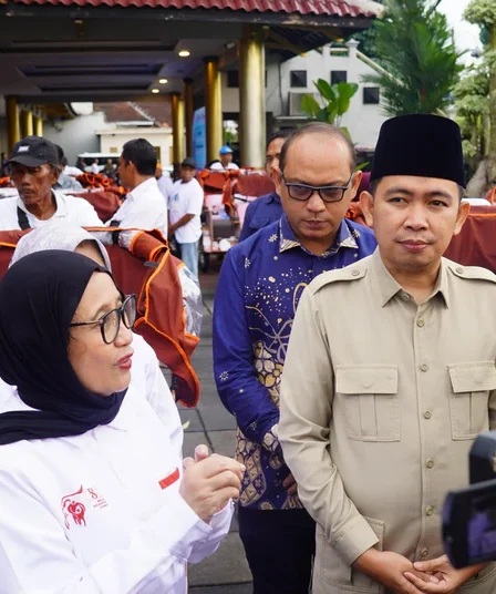 Gus Fawait Tegaskan MBG Harus Jadi Jaminan Pasar bagi Petani dan UMKM Jember 6 bupati jember muhammad fawait dan kepala bgn nanik s deyang