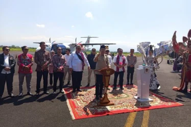 bupati jember muhammad fawait resmikan rute penerbangan wings air jember surabaya