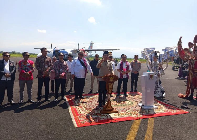 bupati jember muhammad fawait resmikan rute penerbangan wings air jember surabaya