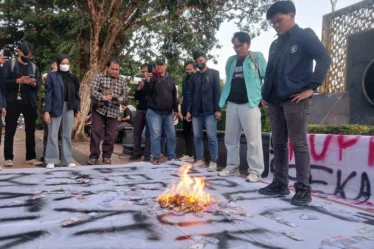 demo aliansi bem si di semarang