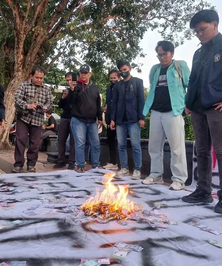 demo aliansi bem si di semarang