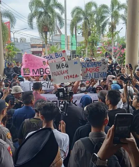demo fmjm di dprd jember