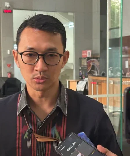 KPK Umumkan Identitas 4 Tersangka Kasus Korupsi Pembangunan Gedung Pemkab Lamongan 4 juru bicara kpk budi prasetyo