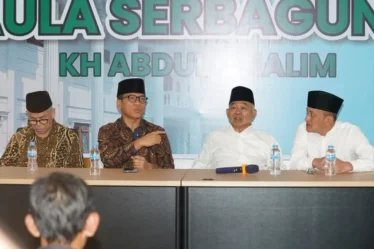 mendes pdt yandri susanto di mojokerto 750x536 1