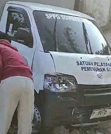mobil distribusi sppg tabrak tembok dapur 750x536 1