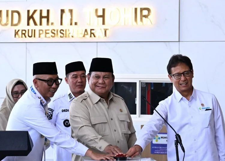 Resmikan RSUD di Lampung, Prabowo Targetkan Renovasi 400 Rumah Sakit dalam 3 Tahun 7 prabowo resmikan rsud di pesisir barat lampung