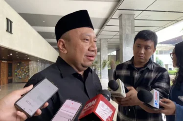 wakil ketua komisi x dpr lalu hadrian irfani