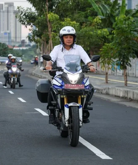 wali kota surabaya eri cahyadi uji coba jalan radial road lontar