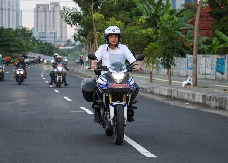 wali kota surabaya eri cahyadi uji coba jalan radial road lontar