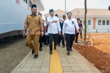 1785755132 mensos saifullah yusuf apresiasi pemkab gresik dalam penjangkauan siswa siswi sekolah rakyat bagi keluarga prasejahtera r9s4dL 750x536 1
