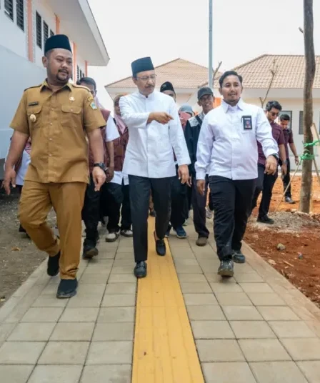 1785755132 mensos saifullah yusuf apresiasi pemkab gresik dalam penjangkauan siswa siswi sekolah rakyat bagi keluarga prasejahtera r9s4dL 750x536 1