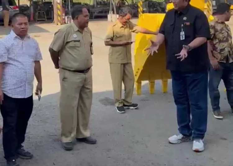 DPRD Pati Kawal Pembelian Ekskavator Baru DPUTR untuk Kebutuhan Warga 1 WhatsApp Image 2026 08 16 at 183207 750x536 1