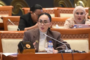 anggota komisi i dpr ri amelia anggraini 750x536 1