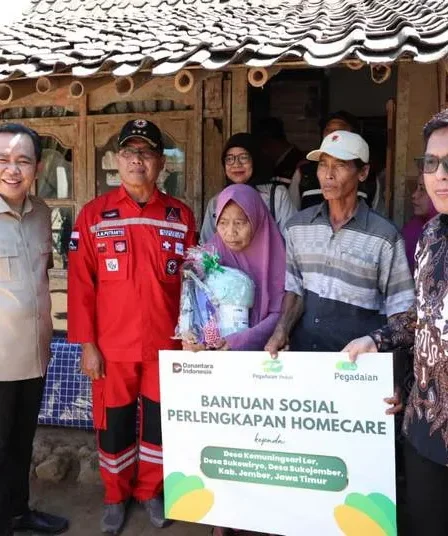 bupati jember gus fawait tinjau lansia penerima layanan homecare 750x536 1