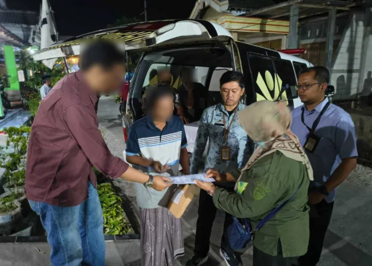 jenazah pmi asal madiun tiba di kampung halaman bp3mi jatim kawal penuh proses pemulangan kebonsari kebonsari kabupaten madiun jawa timur 1785562715 283 1 750x536 2